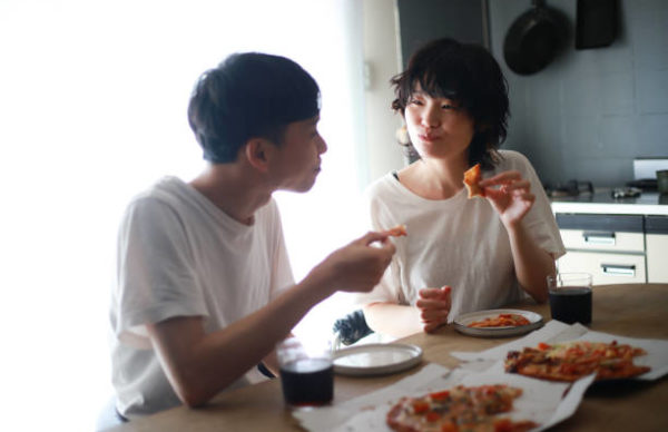 同じ釜の飯を食う：忙しい日々と一人の時間: 姫路で浮気調査をお考えの方へ