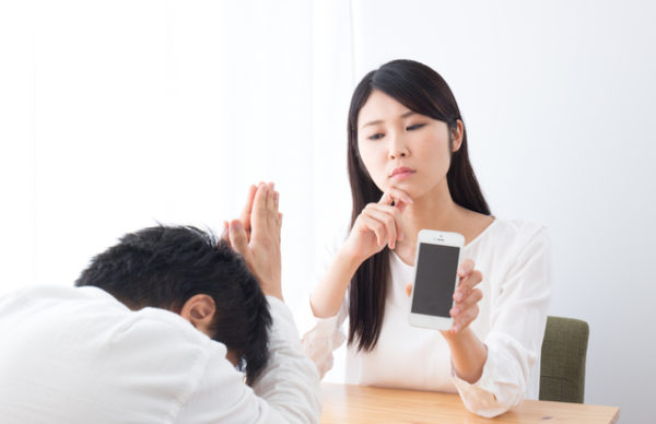 浮気されて言いがちなフレーズ「離婚」「慰謝料」